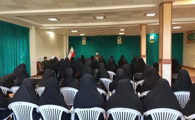 بانوان طلبه جریانهای فکری را با مقاومت همسو کنند