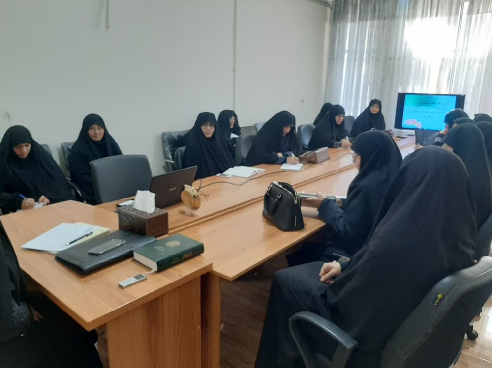 برگزاری نشست مدیران استانی مدارس استان کرمان با موضوع تبیین آئیننامه انضباطی