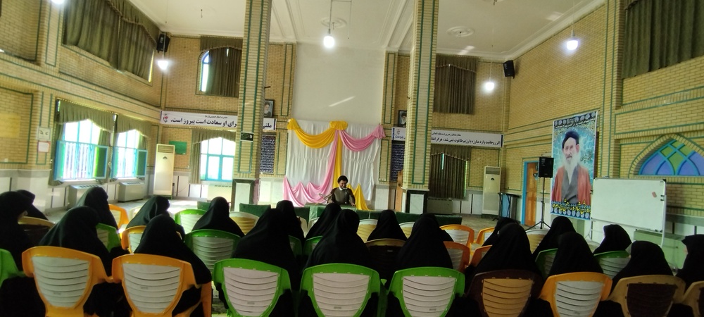 بازدید مدیر حوزههای علمیه خواهران استان کهگیلویه و بویراحمد از حوزه علمیه حضرت زینب در دهدشت