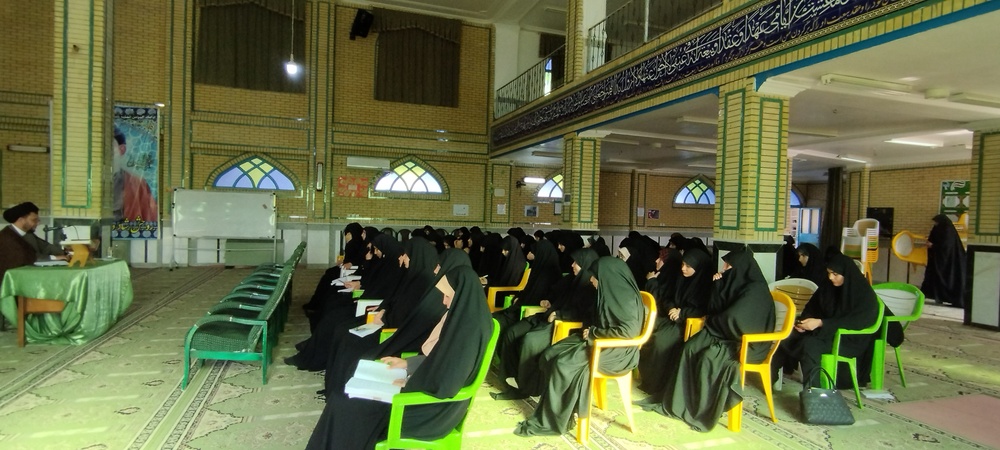 بازدید مدیر حوزههای علمیه خواهران استان کهگیلویه و بویراحمد از حوزه علمیه حضرت زینب در دهدشت