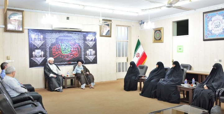 دیدار مسئولین مدیریت حوزه علمیه خواهران خوزستان با آیتالله موسویجزایری + عکس