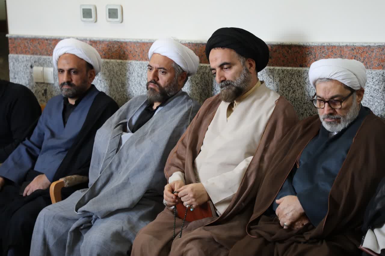 رسالت حوزههای علمیه کسب رضایت حضرت حجت(عج) است