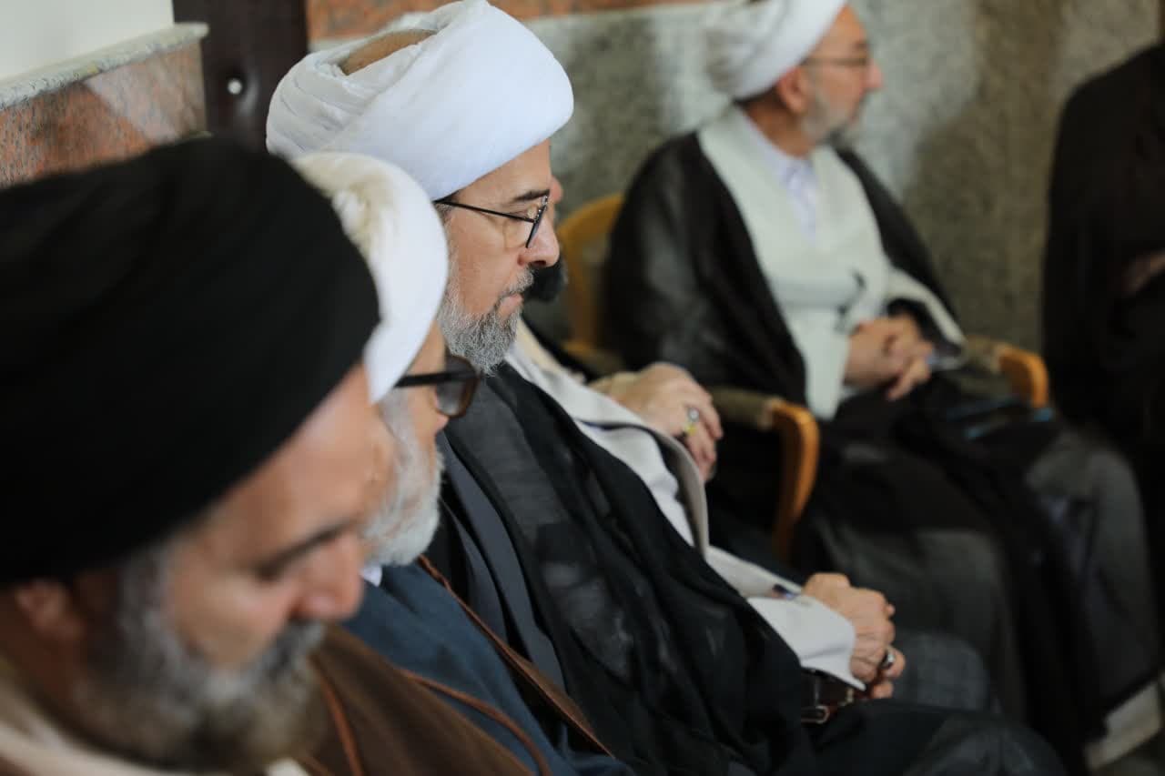 رسالت حوزههای علمیه کسب رضایت حضرت حجت(عج) است