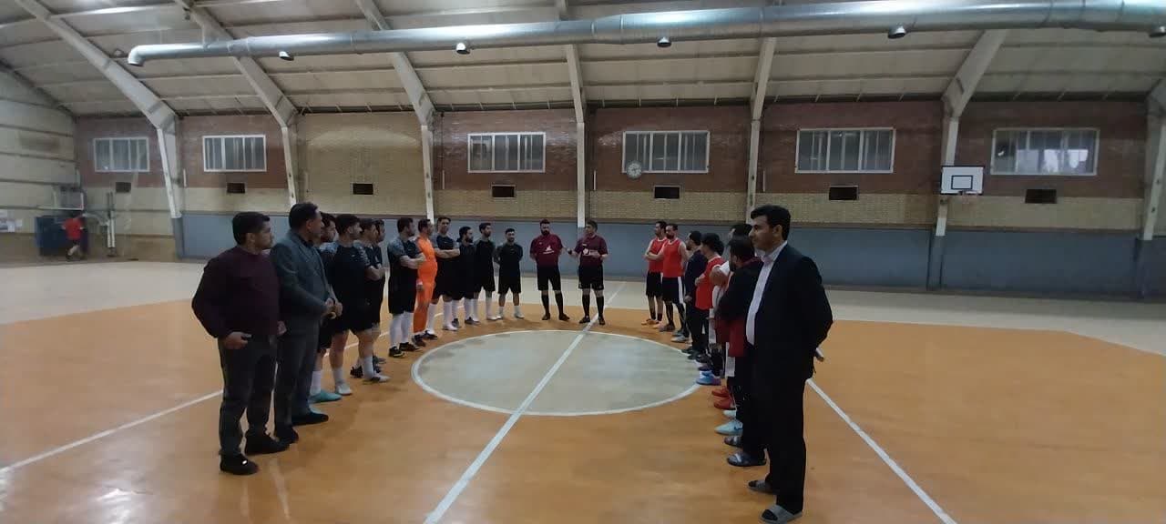 تیم فوتسال مرکز مدیریت حوزههای علمیه خواهران در تلاش برای صعود از مرحله گروهی جام شهدای مقاومت