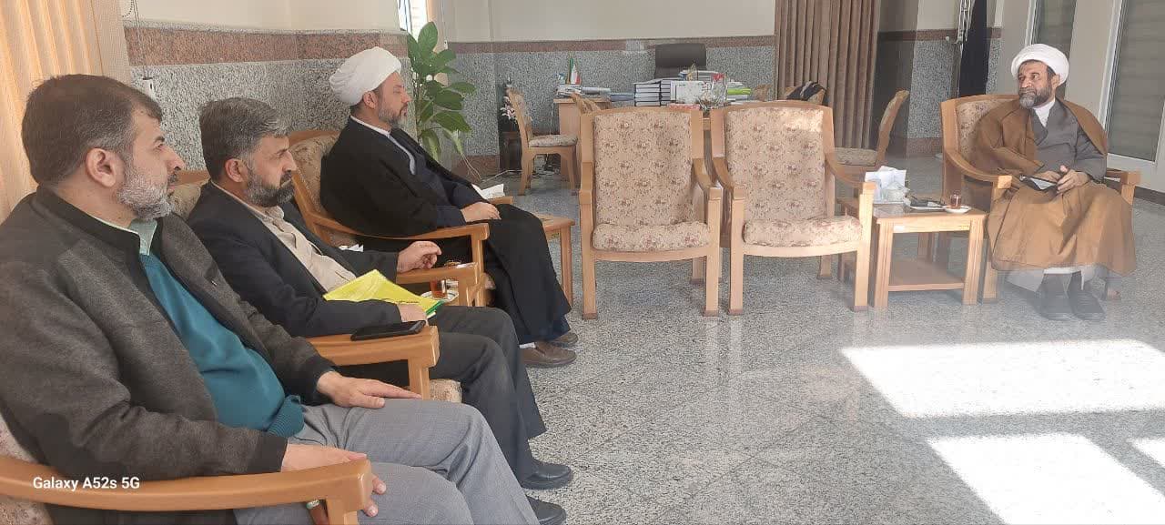 مراسم تقدیر از مدیر حوزههای علمیه خواهران برگزار شد