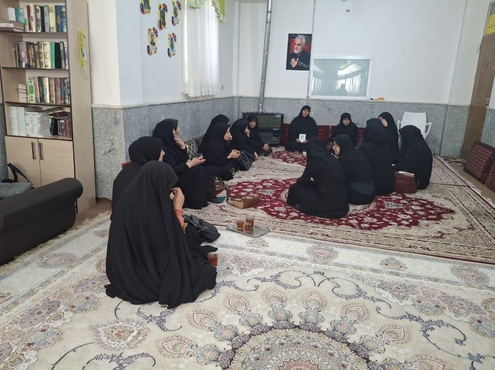 نشست هماندیشی قرآنی و اسلامی با موضوع تربیت فرزند