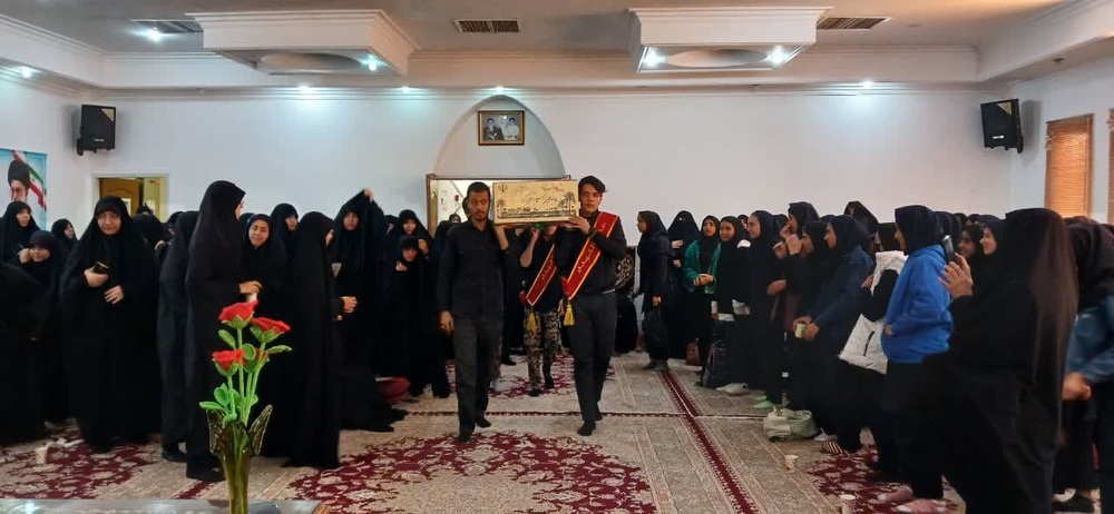 صبح پاییزی طلاب به یمن ورود آلالههای بینشان زهرائی بهاری شد