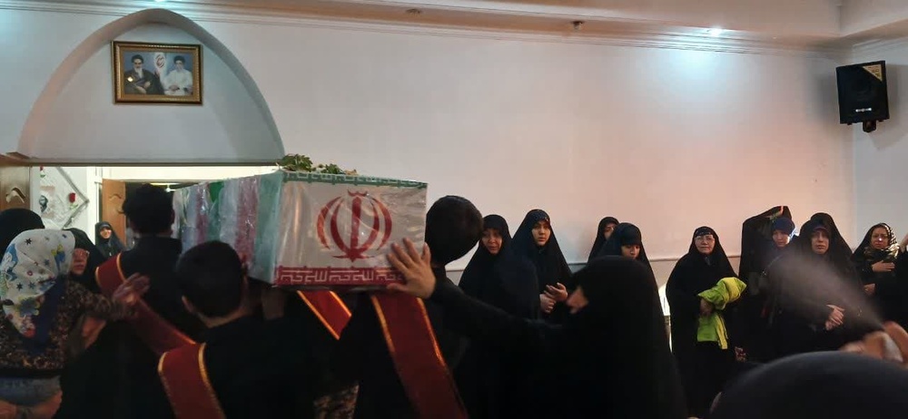 صبح پاییزی طلاب به یمن ورود آلالههای بینشان زهرائی بهاری شد