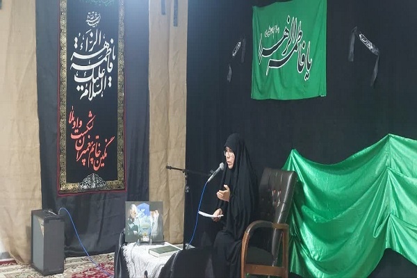 زنان روشهای تربیتی صدیقه طاهره(س) را در خانواده خود اجرا کنند