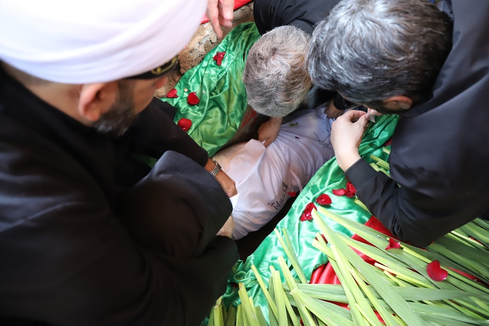 شهیدی نزدیکتر از پنجرههای گره چینی