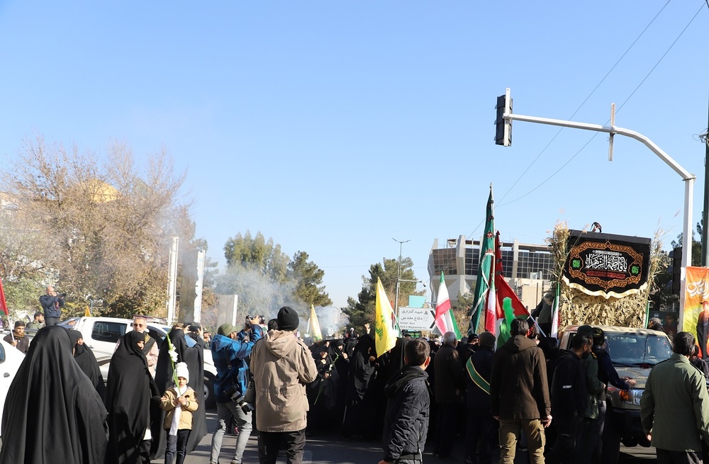 شهیدی نزدیکتر از پنجرههای گره چینی