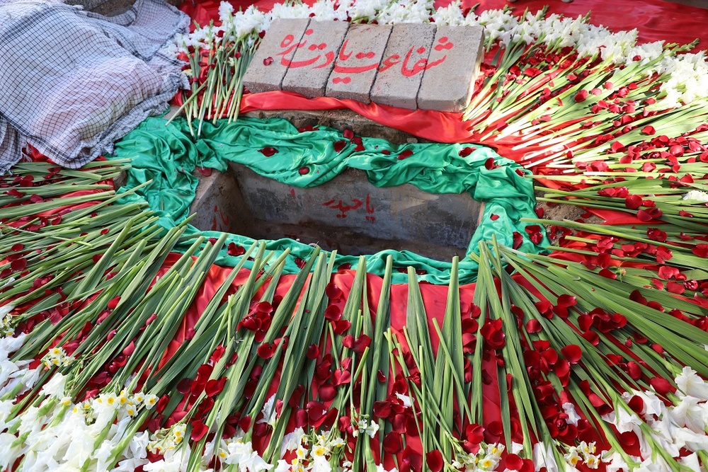 شهیدی نزدیکتر از پنجرههای گره چینی