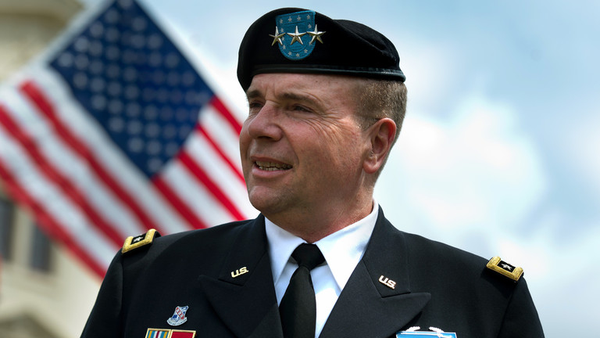 از زنان در ارتش استفاده کنید