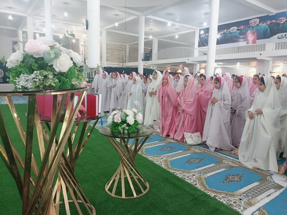 برگزاری جشن تکلیف دانشآموزان دختر در پارسیان