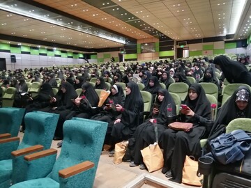 تصاویر/ برگزاری همایش طلاب خواهر جدیدالورود مدارس علمیه خواهران خوزستان