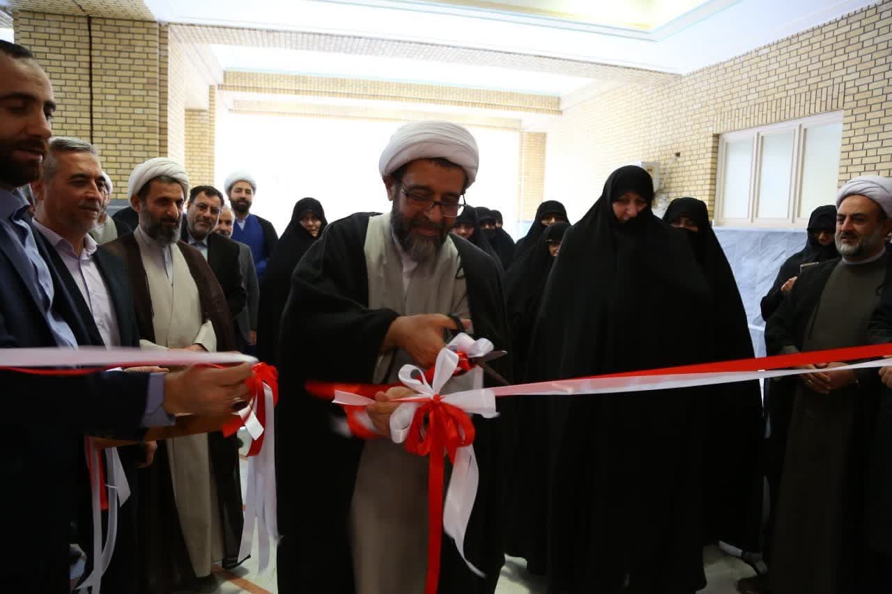 نمایشگاه «۴۰ سال بالندگی» در جامعه الزهرا سلاماللهعلیها افتتاح شد+ عکس