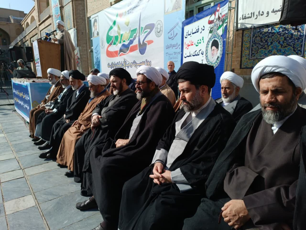 تجمع حماسی یومالله ۹ دی مردم انقلابی و طلاب حوزههای علمیه در مدرسه فیضیه قم