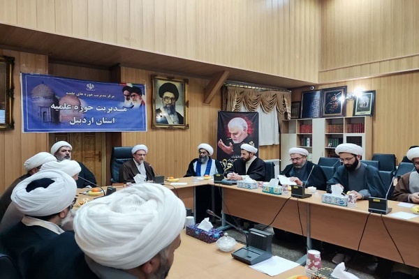 پایه و اساس تولید علوم انسانی آموزههای دینی باشد