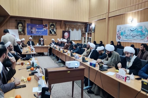 پایه و اساس تولید علوم انسانی آموزههای دینی باشد