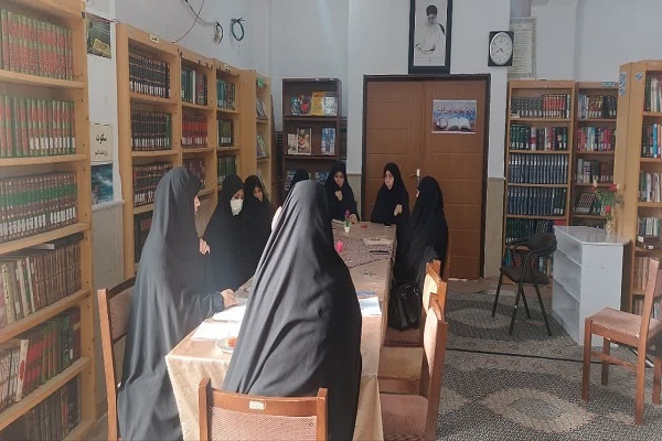 برگزاری نشست ستاد پذیرش در مدرسه علمیه خواهران پارسآباد