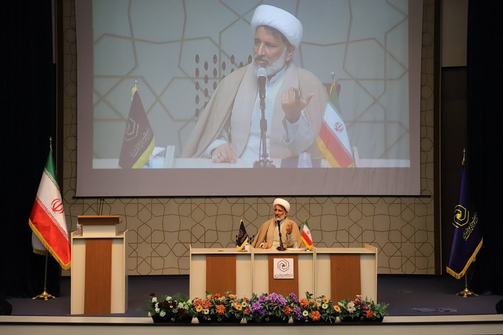 مقاومت، پایه آرامش نظم نوین جهانی است