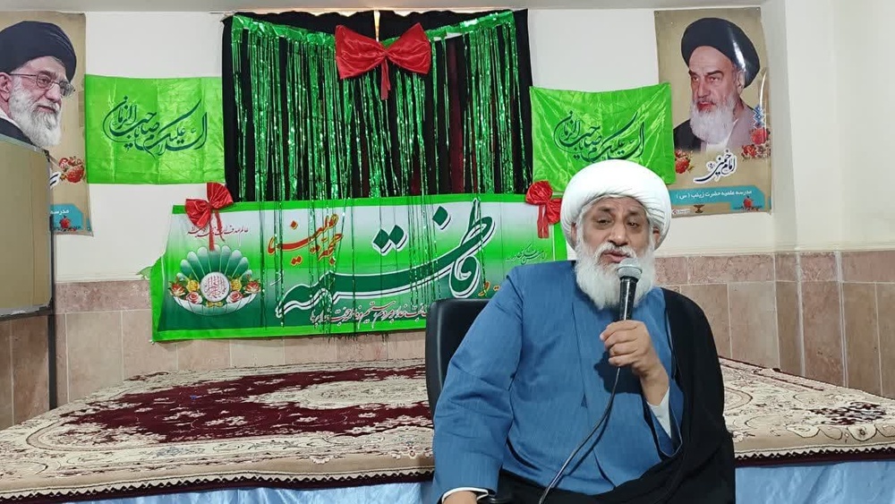 نشست معرفتی مداحان و هیأتهای مذهبی خواهر شهرستان میناب