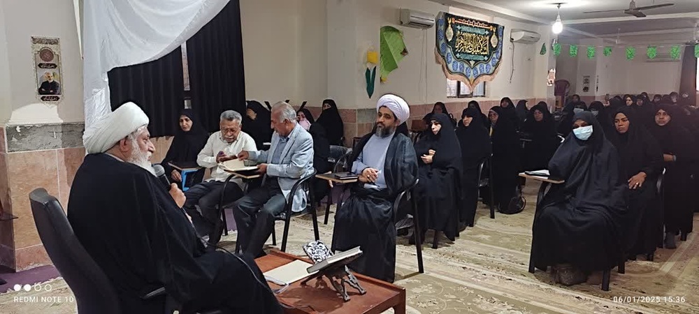 نشست معرفتی مداحان و هیأتهای مذهبی خواهر شهرستان میناب