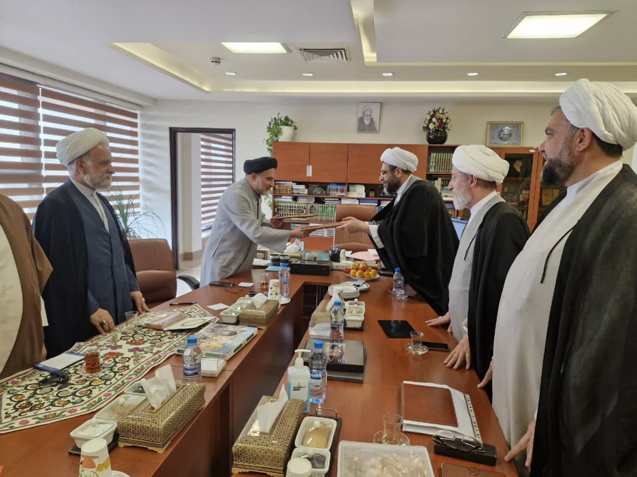 امضای تفاهمنامه همکاری بین سازمان اوقاف و حوزه های علمیه خواهران+ عکس