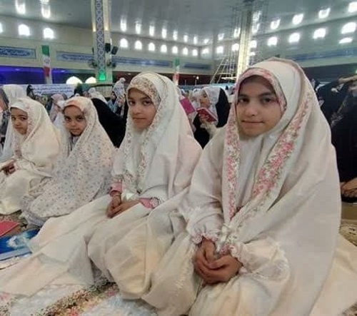 حضور چشمگیر طلاب مدارس علمیه خواهران قم در کنار دانشآموزان مدارس استان در اعتکاف