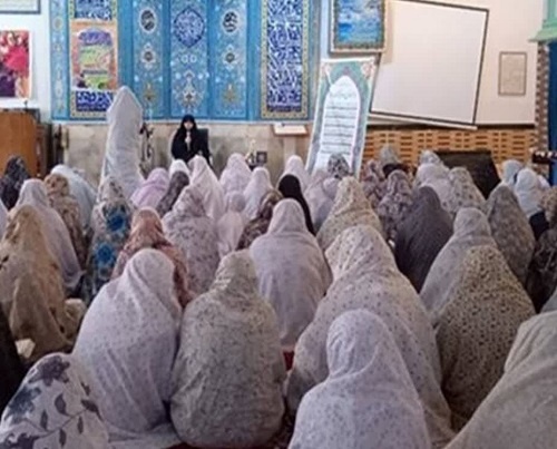 حضور چشمگیر طلاب مدارس علمیه خواهران قم در کنار دانشآموزان مدارس استان در اعتکاف