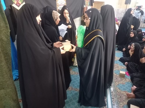 حضور چشمگیر طلاب مدارس علمیه خواهران قم در کنار دانشآموزان مدارس استان در اعتکاف