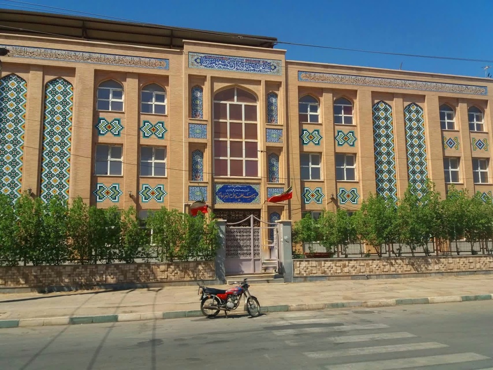 حوزههای علمیه نقش بسزایی در برطرف کردن آسیبهای اجتماعی دارند