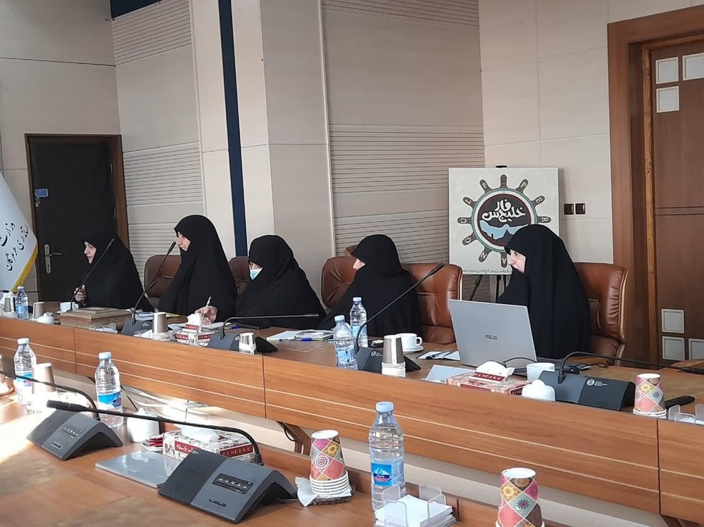 نشست بررسی اولویتها و پیشنهادات برنامهای حوزه علمیه خواهران هرمزگان