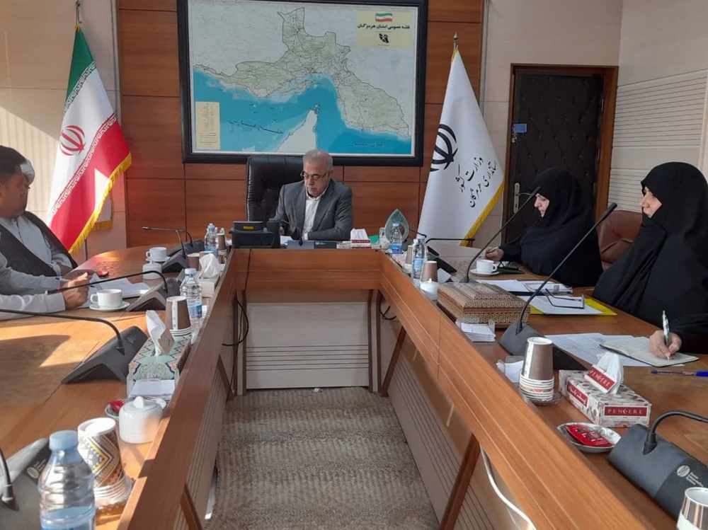 نشست بررسی اولویتها و پیشنهادات برنامهای حوزه علمیه خواهران هرمزگان