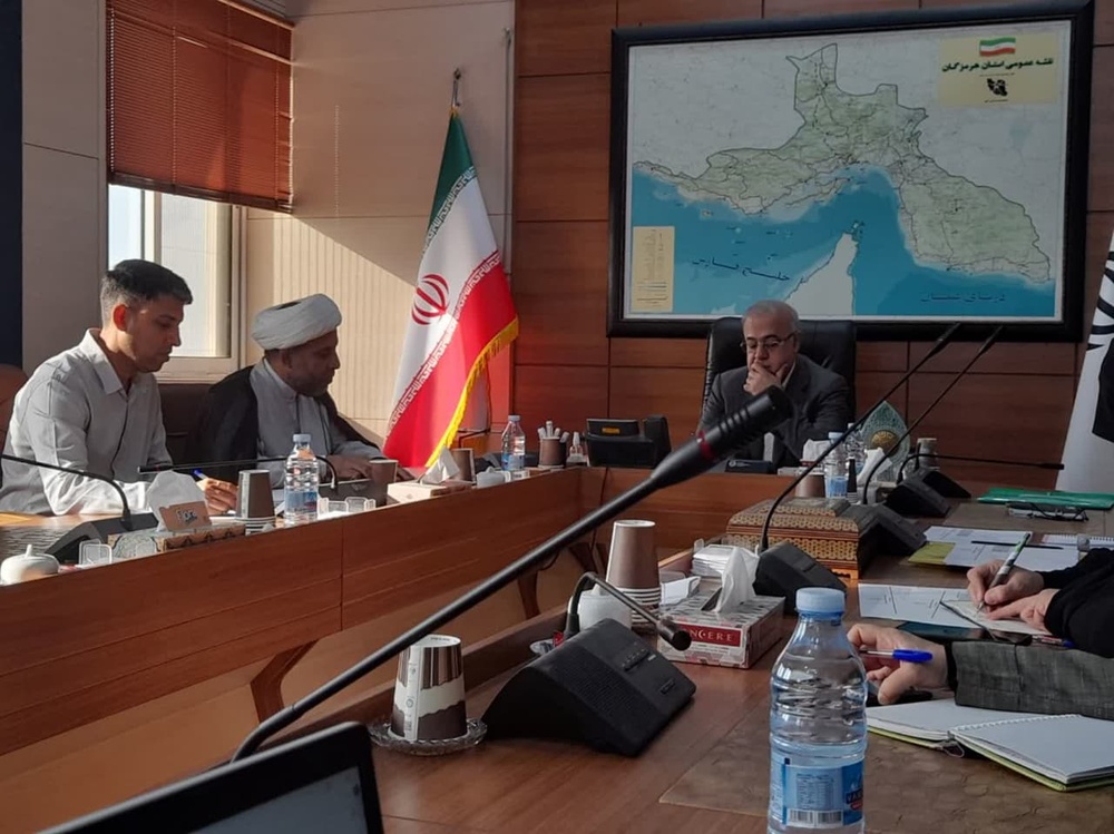 نشست بررسی اولویتها و پیشنهادات برنامهای حوزه علمیه خواهران هرمزگان