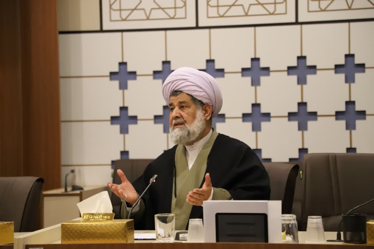 «استقلال مالی حوزههای علمیه» و «ایجاد منابع پایدار»، راه مقابله با چالشهای موجود است