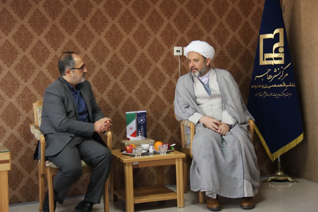 رونمایی از سامانههای جدید چاپ آثار مرکز نشر هاجر/ امضای تفاهمنامه همکاری با حوزه علمیه خواهران سمنان