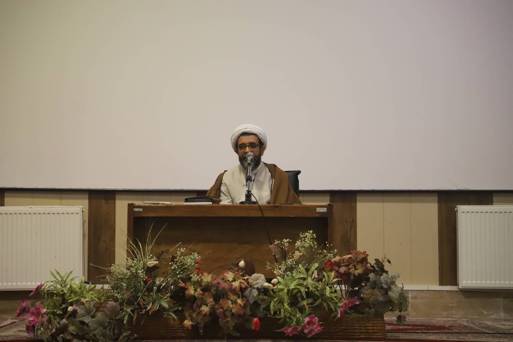 نقش حوزههای علمیه خواهران در تربیت طلاب و آمادهسازی جامعه برای ظهور حیاتی است