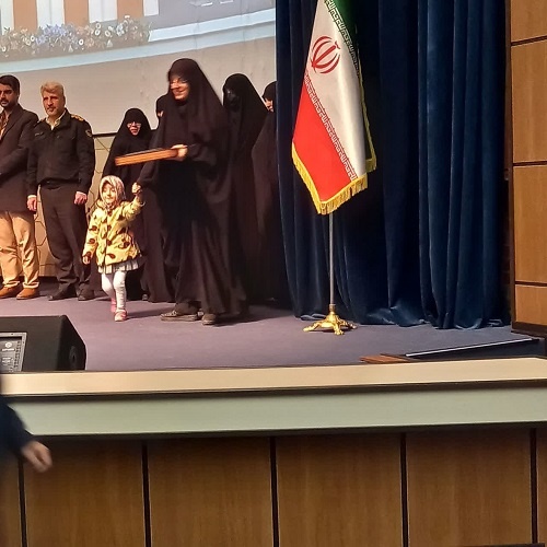 برگزاری اختتامیه و تقدیر از نویسندگان برتر در اختتامیه نخستین همایش ملی «زن، خانواده، امنیت»