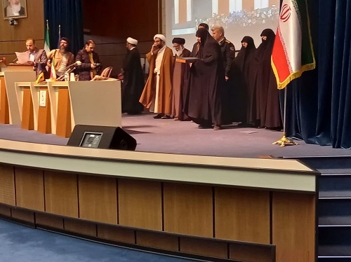 برگزاری اختتامیه و تقدیر از نویسندگان برتر در اختتامیه نخستین همایش ملی «زن، خانواده، امنیت»