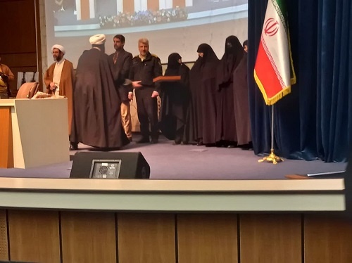 برگزاری اختتامیه و تقدیر از نویسندگان برتر در اختتامیه نخستین همایش ملی «زن، خانواده، امنیت»
