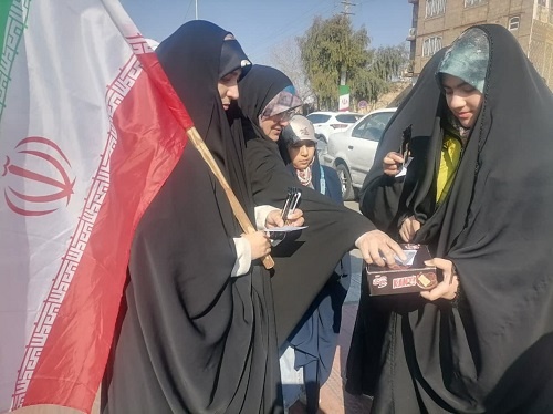تصاویر/ حضور پرشور طلاب حوزههای علمیه خواهران تابعه مدیریت استان قم در جشن باشکوه سالروز پیروزی انقلاب