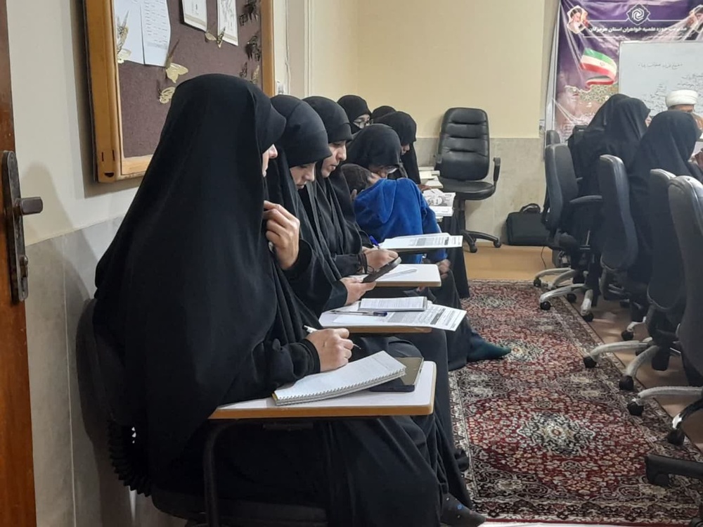 برگزاری دوره «پاسخ به شبهات زن و خانواده» به همت مدیریت حوزه علمیه خواهران بندرعباس