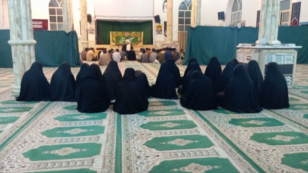 طلاب باید قناعت را سرلوحه زندگی خود قرار دهند