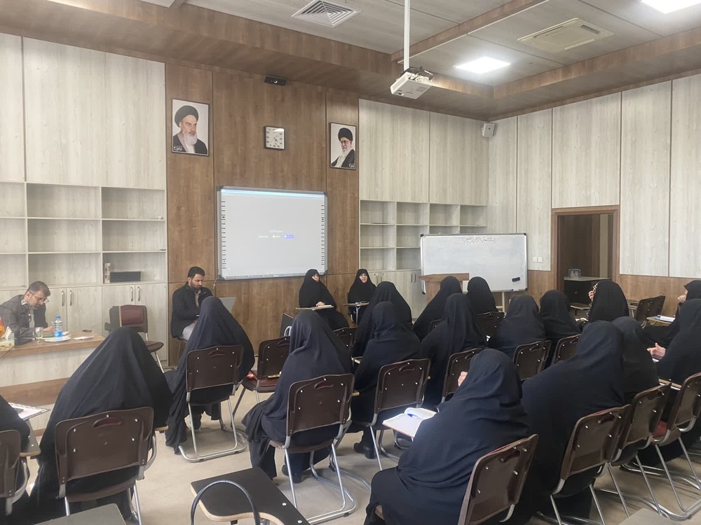 اختتامیه نخستین دوره «مهارتافزایی مربیان سئو محتوا» در مشهد مقدس برگزار شد