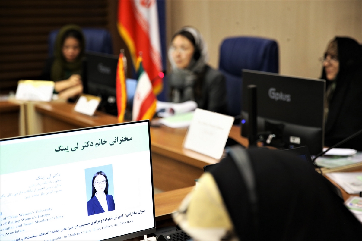 نقش زنان در تربیت نسل آینده مؤثر است