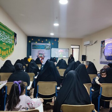 طلاب مهر و محبت به مردم را سرلوحه کار خود کنند