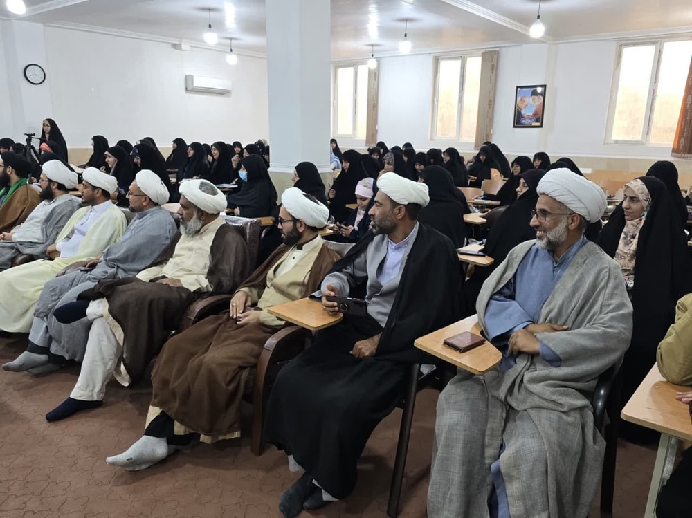 وظیفه طلاب رساندن کلام حق به مردم و برانگیختن مردم به تعقل و تفکر در آن است