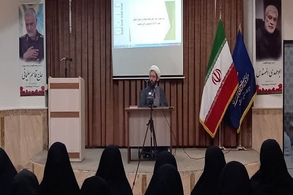 بانوان طلبه با تلاشهای علمی خود به مطالبات مردم پاسخ دهند