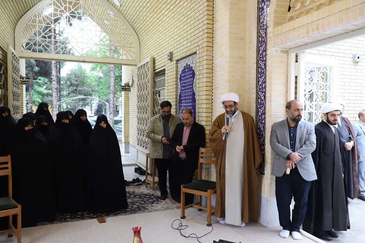 تمشیت حوزههای علمیه خواهران بر مبنای آموزههای دینی استوار است